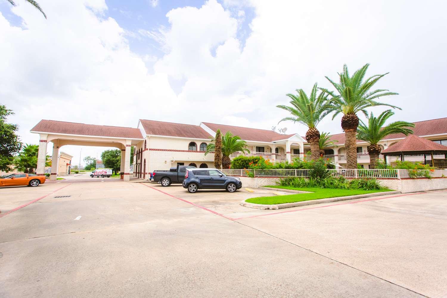 Best Western Pearland Inn Exterior photo